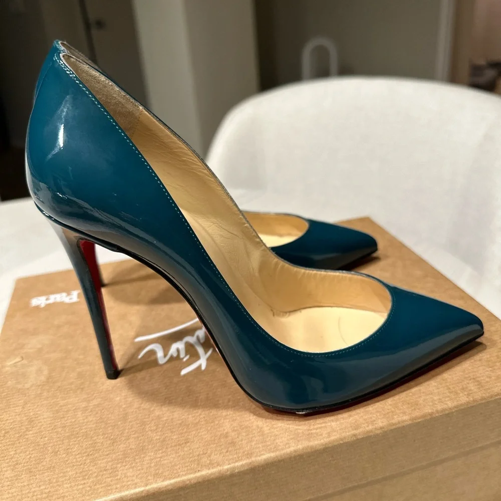 Excellent used condition Christian Louboutin pointed toe pump. - Picture 5 of 6